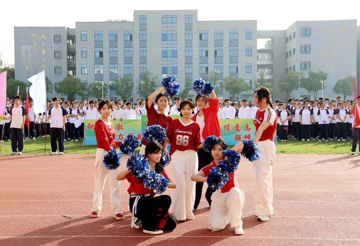 校园赛场上 校园赛场上