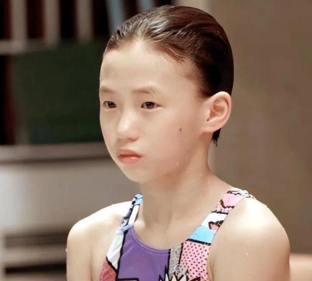 陈芋汐站在 陈芋汐站在